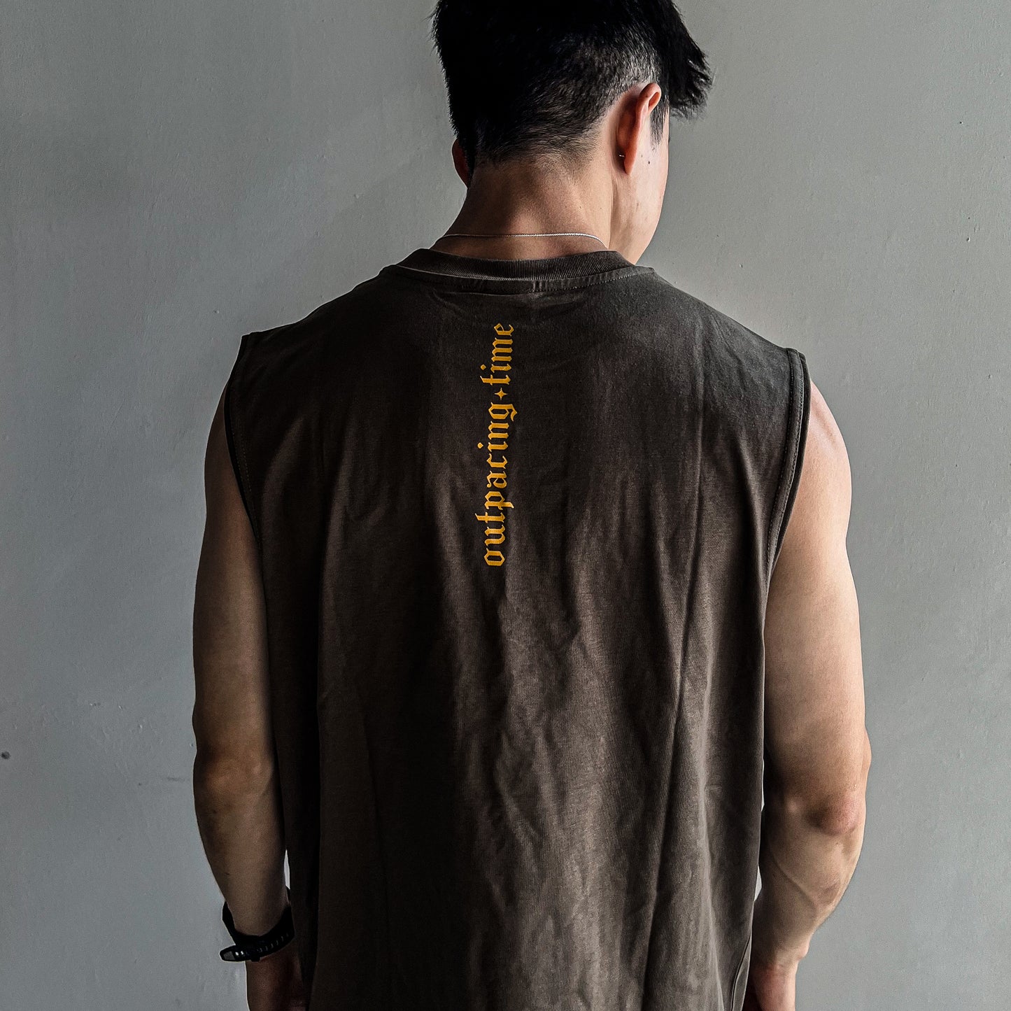 05-AM Vintage Brown Tank