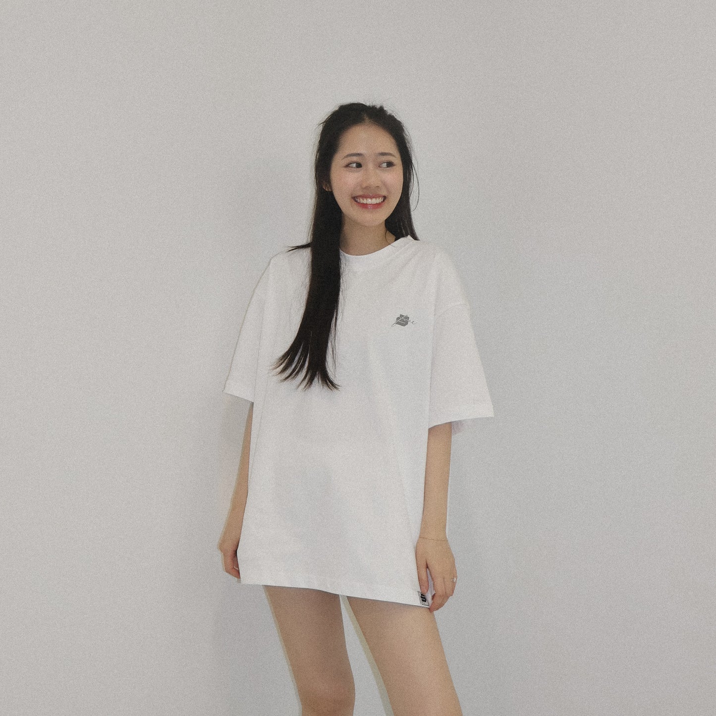 05-AM Script Cloudy Oversized Collection Tee