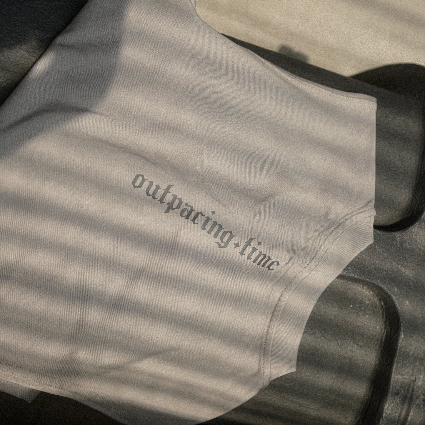 05-AM Vintage Light Grey Tank