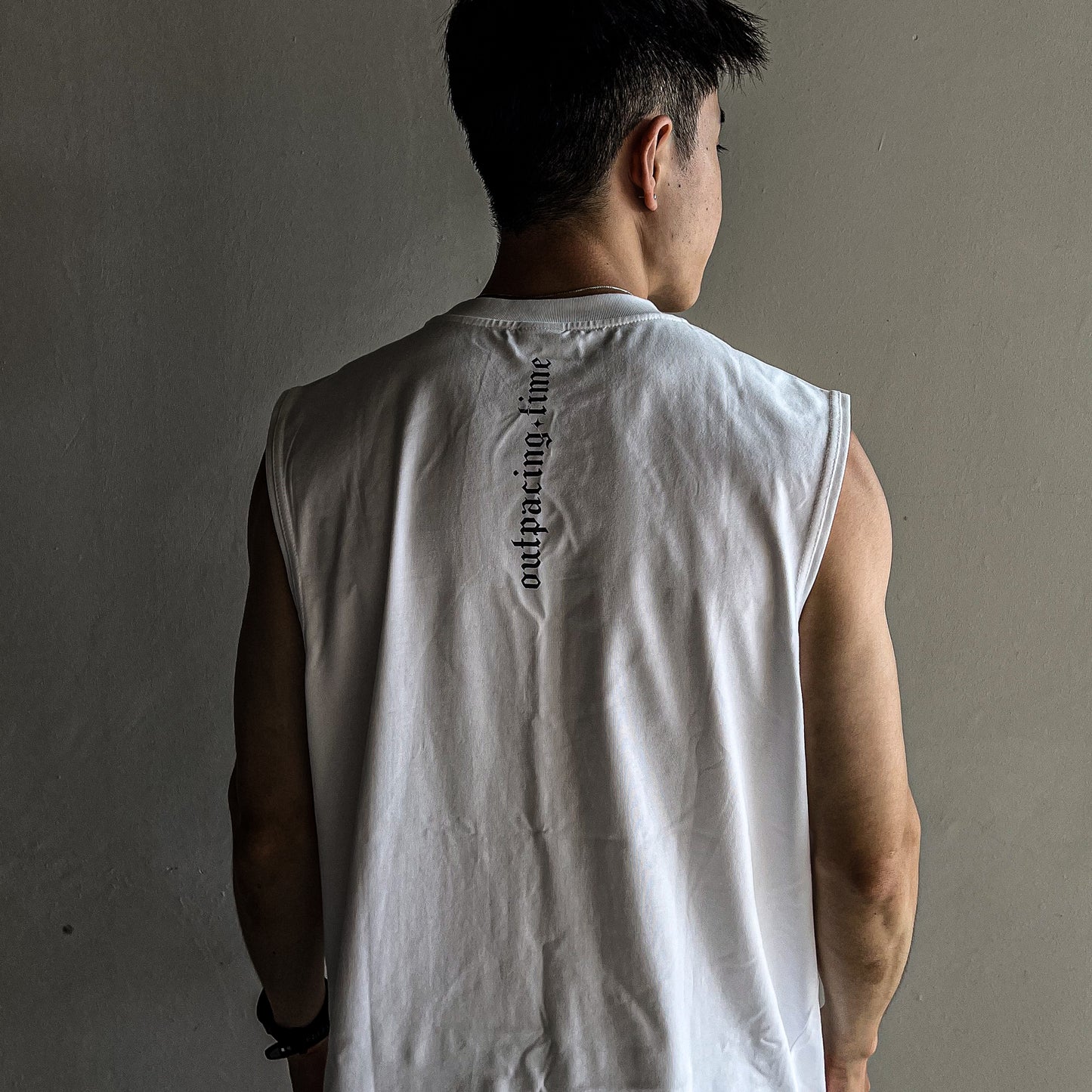 05-AM Vintage White Tank